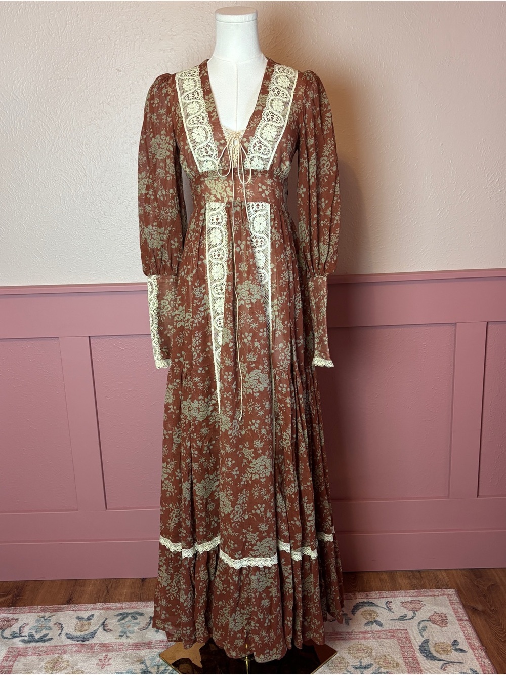 70s Gunne Sax Vintage Cream & Brown Floral Prairie Maxi Dress small cottage